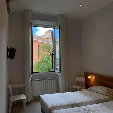 Albergo Fiorenza&Banksia Meublè Alassio Exterior foto