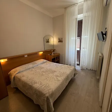 Albergo Fiorenza&Banksia Meublè Alassio Exterior foto