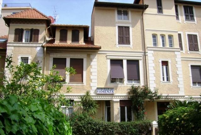 Fiorenza & Banksia Meuble Hotel