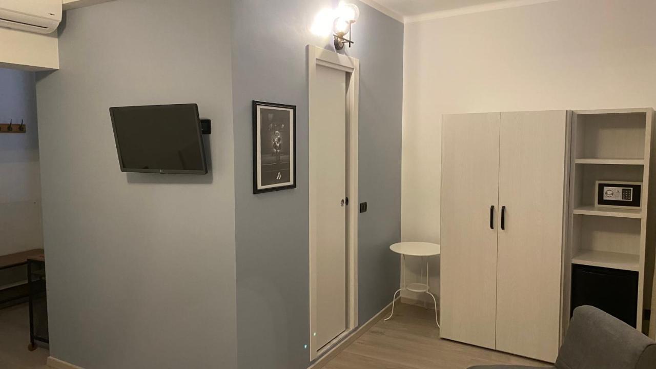 Fiorenza & Banksia Meuble Hotel 2*