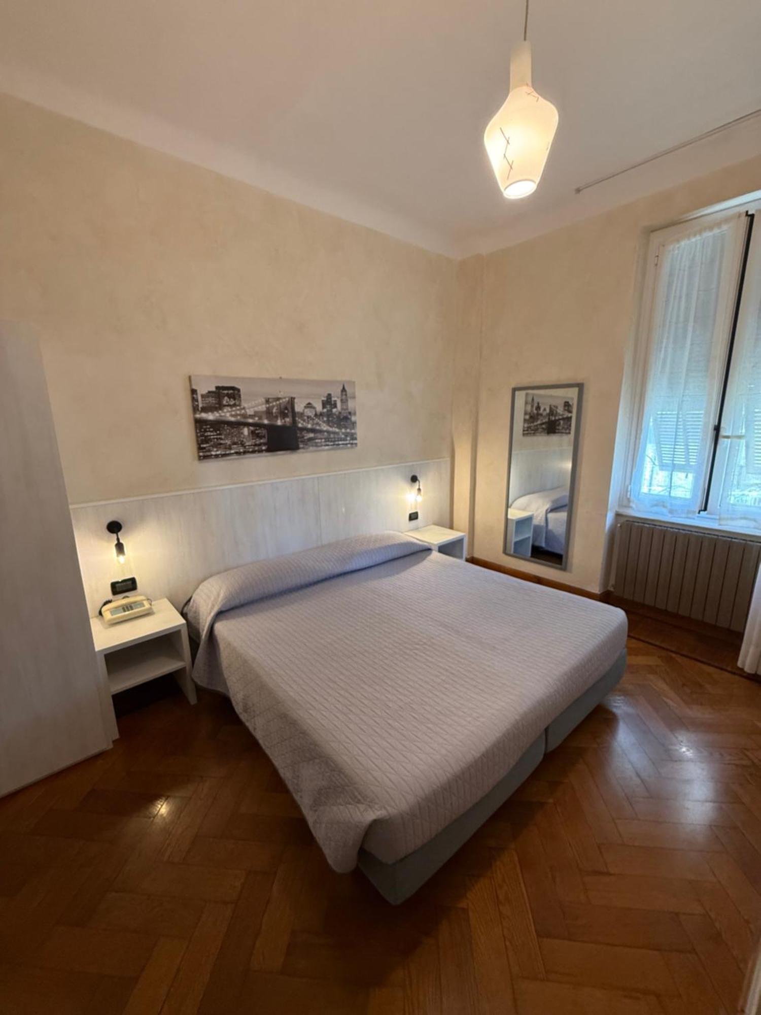 Hotel Fiorenza & Banksia Meuble