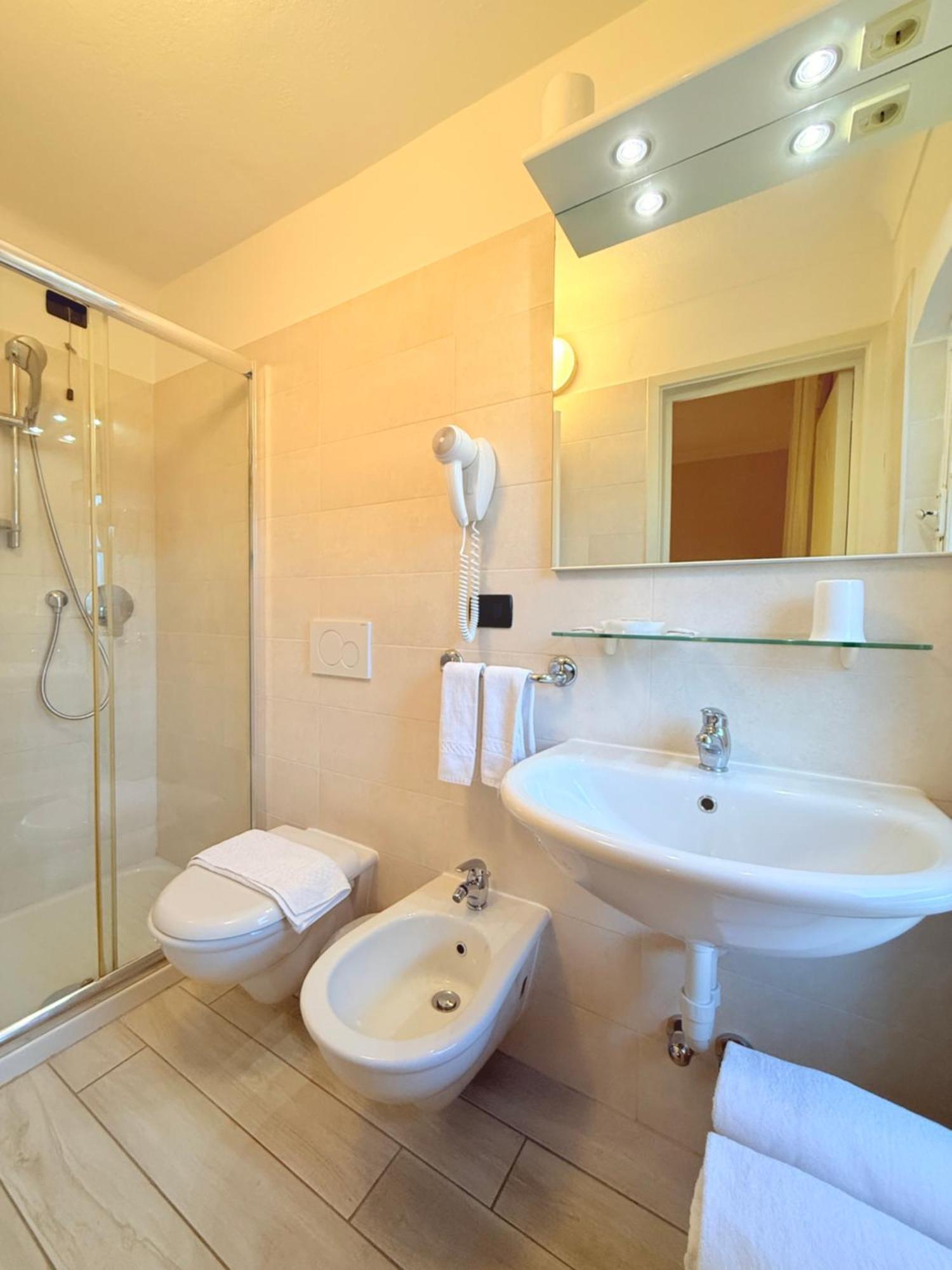 Fiorenza & Banksia Meuble 2*
