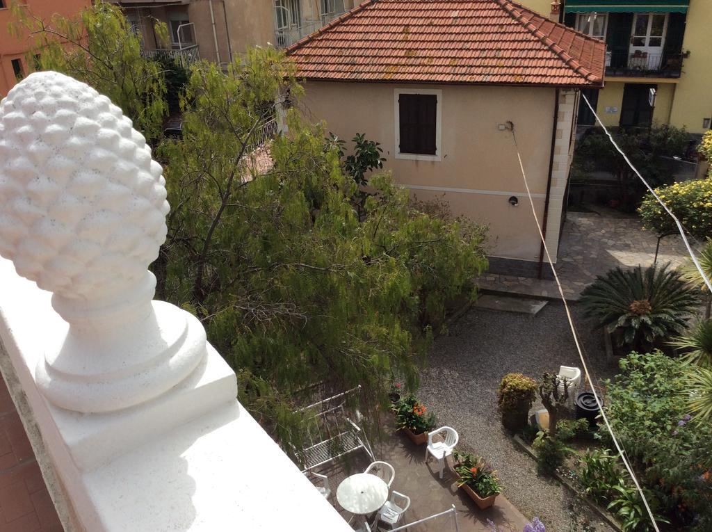 Fiorenza & Banksia Meuble Hotel
