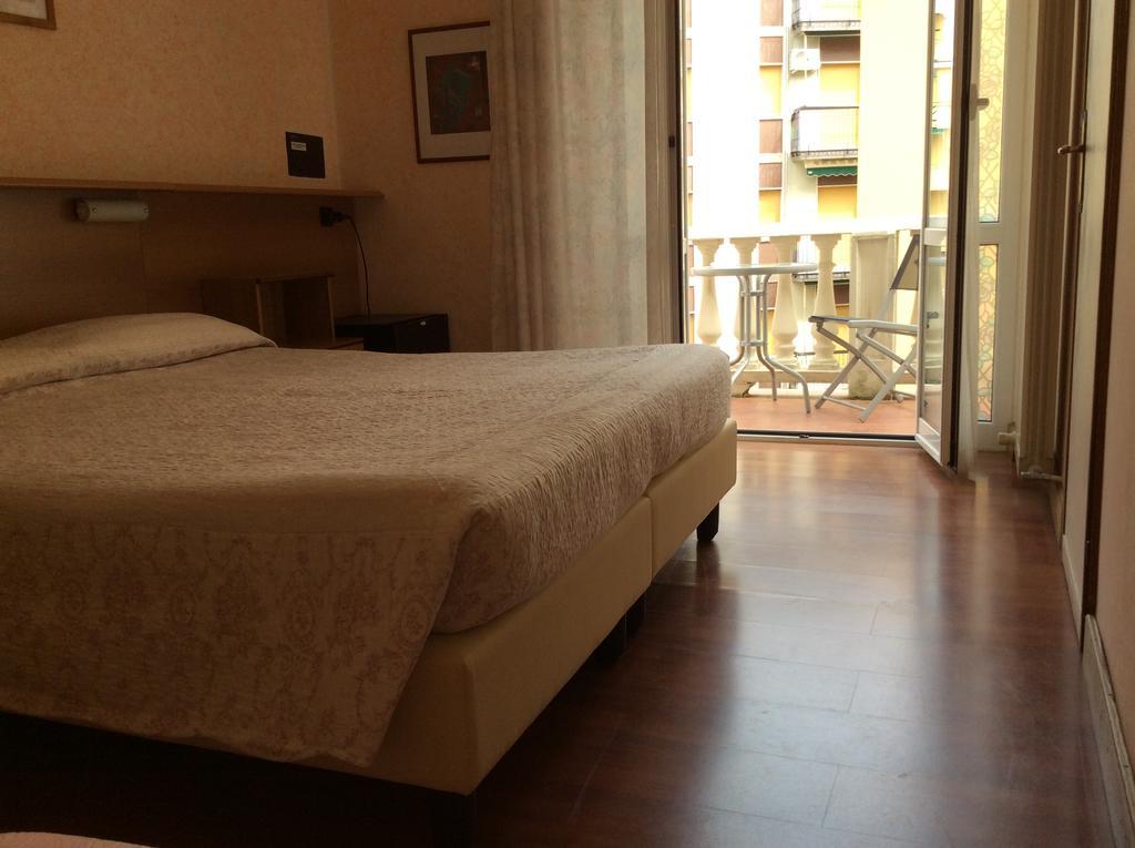 Fiorenza & Banksia Meuble Hotel
